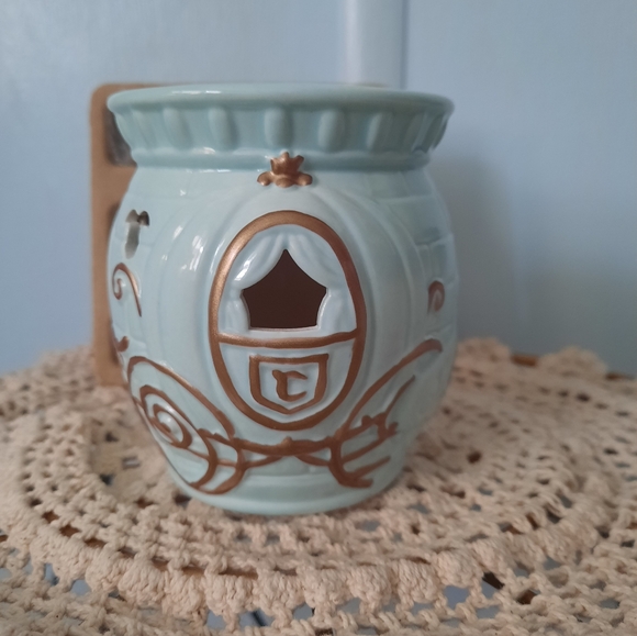 Disney  Scentsy Cinderella mini warmer - Picture 5 of 8